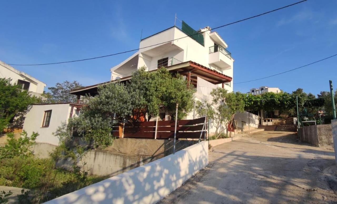 Apartments Vlado - 50M From The Sea Rogač Exterior foto